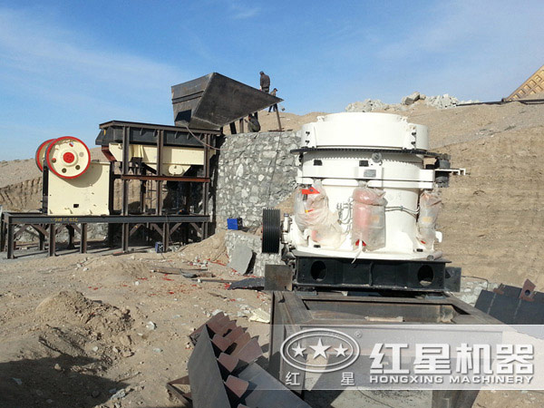 鄂式破碎機生產現場