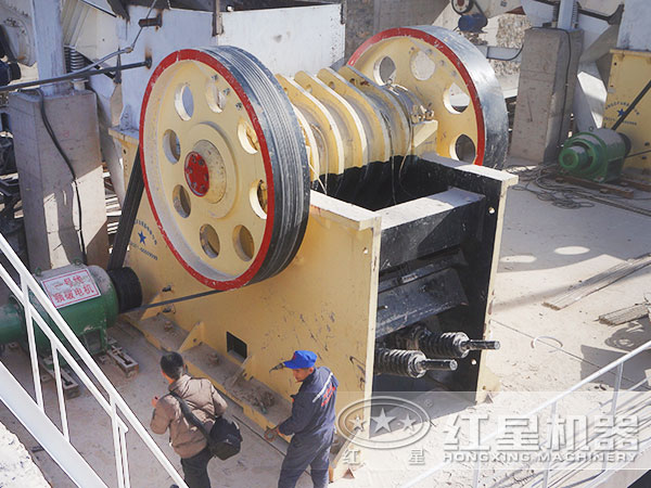 pe75顎式破碎機生產現場圖片