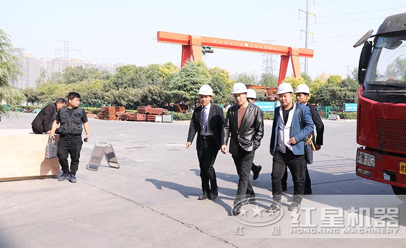 客戶參觀河南紅星機器生產廠家