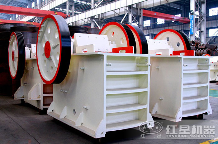 顎式破碎機進行粗破加工