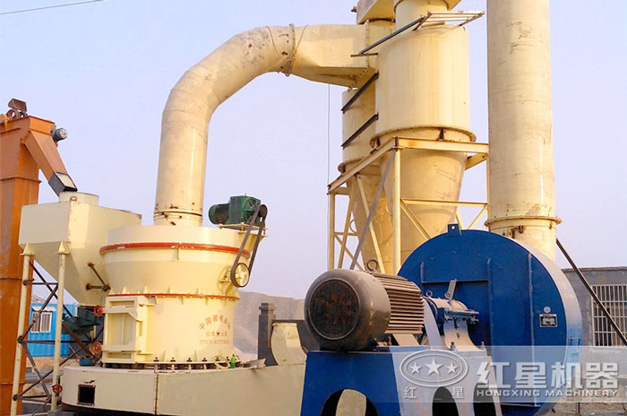 班產20噸400畝石灰磨粉機作業現場