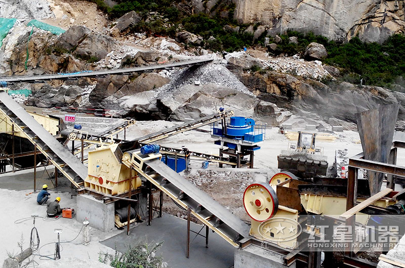 小型沙子粉碎機現場