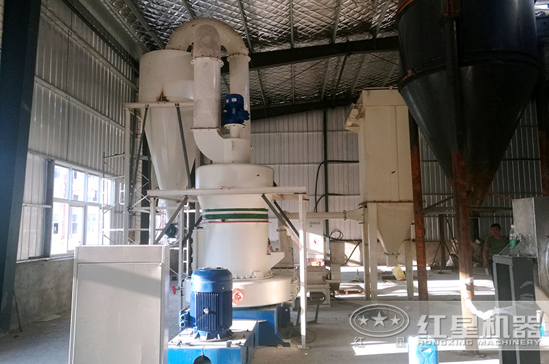 鋁礬土雷蒙粉磨現場