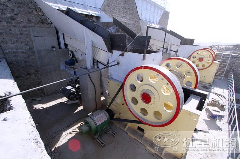 400×600石頭破碎機生產現場