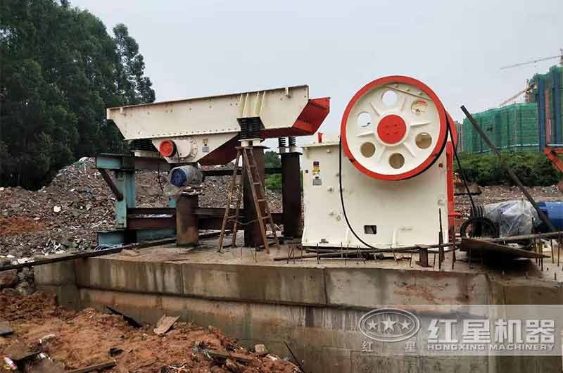 顎式破碎機現場