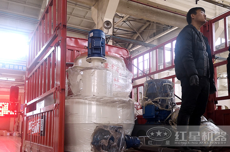 紅星機器磨粉設備發貨